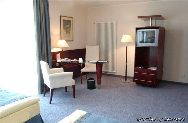 Hotel Koenig Ludwig II Garching bei München Oda fotoğraf